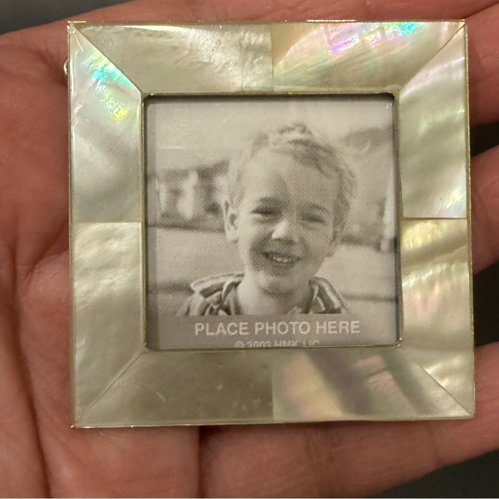 3 Vintage 2003 HALLMARK MOP Mother of Pearl Miniature Mini Photo Frame Ornaments - Picture 8 of 11